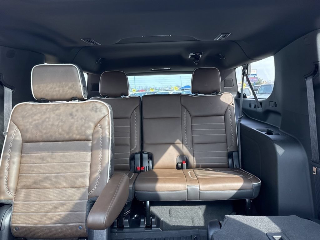 Used 2025 GMC Yukon XL Denali Ultimate w/ LPO, Floor Liner Package AWD/4WD image 35