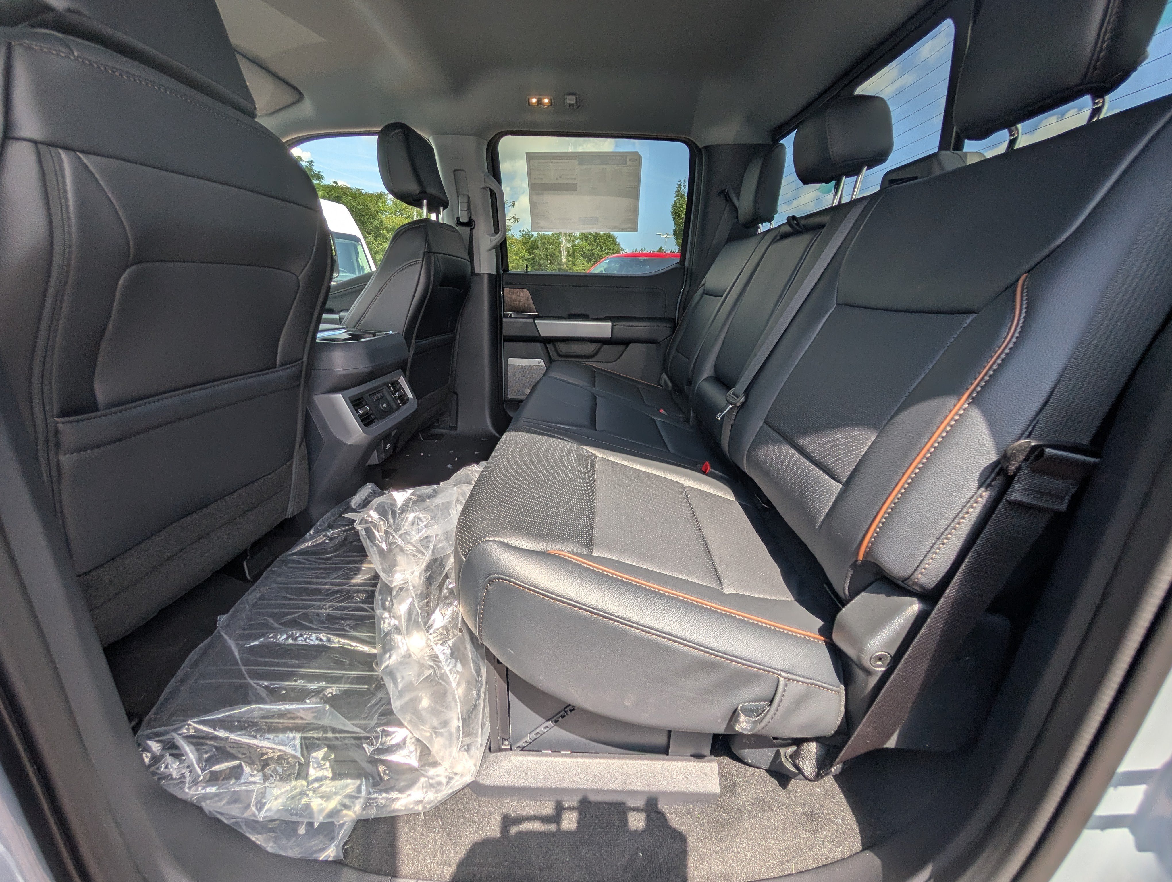 New 2026 Ford F250 Lariat w/ Black Appearance Package AWD/4WD image 10