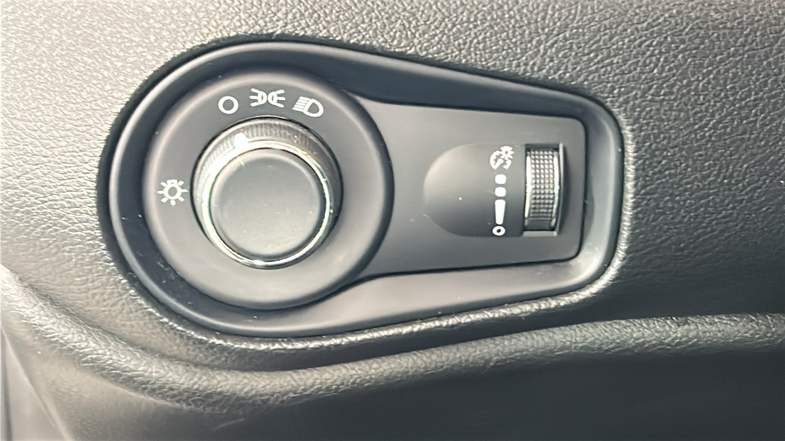 Used 2021 Jeep Renegade Sport AWD/4WD image 22