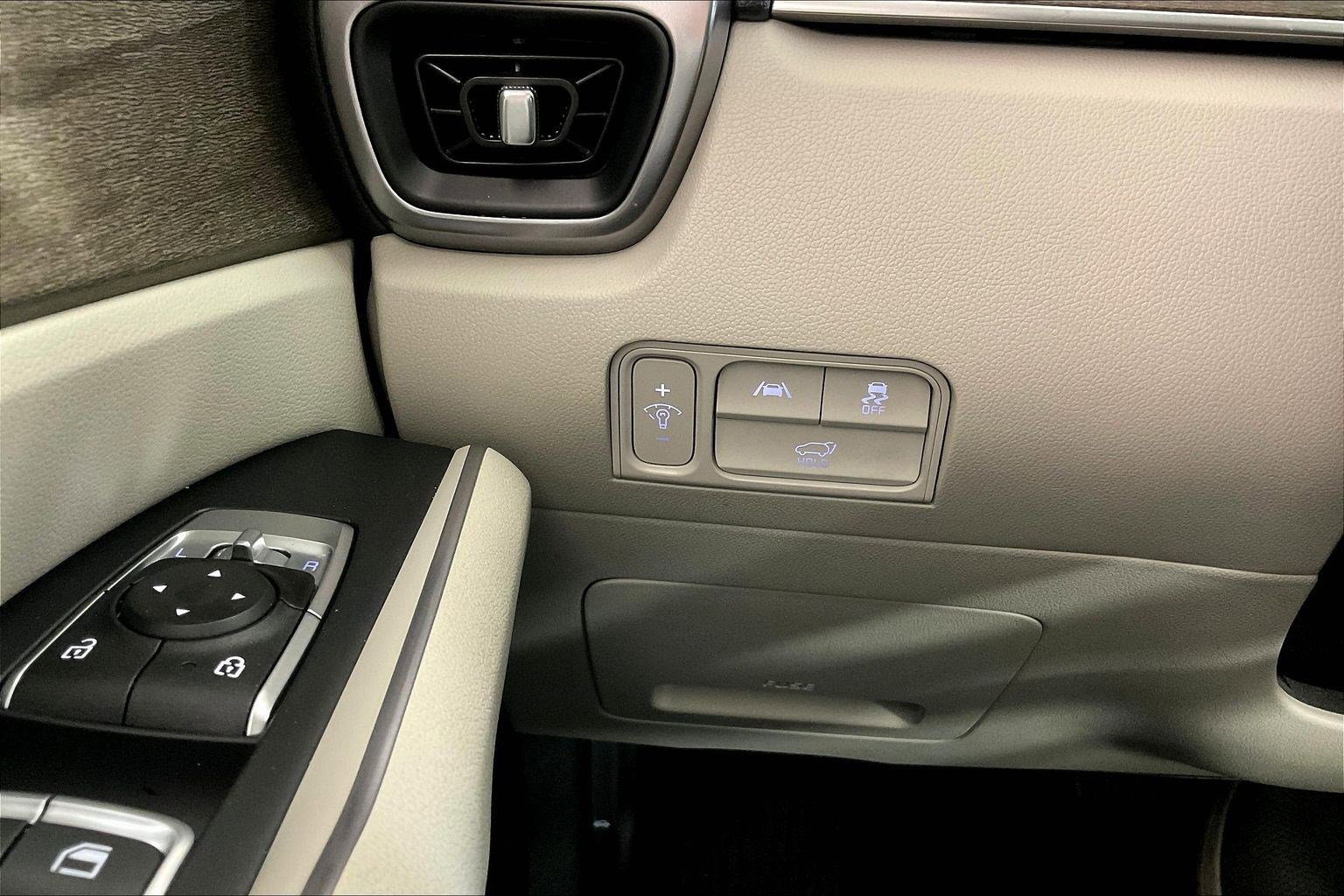 Certified 2023 Kia Sorento EX w/ Panoramic Sunroof Package image 15