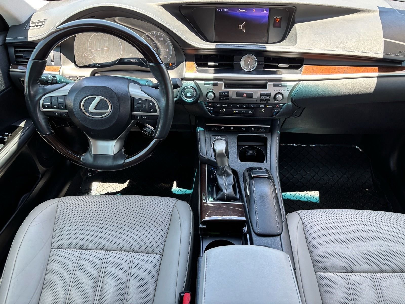 Used 2018 Lexus ES 350 w/ Luxury Package w/Wood Trim FWD image 12