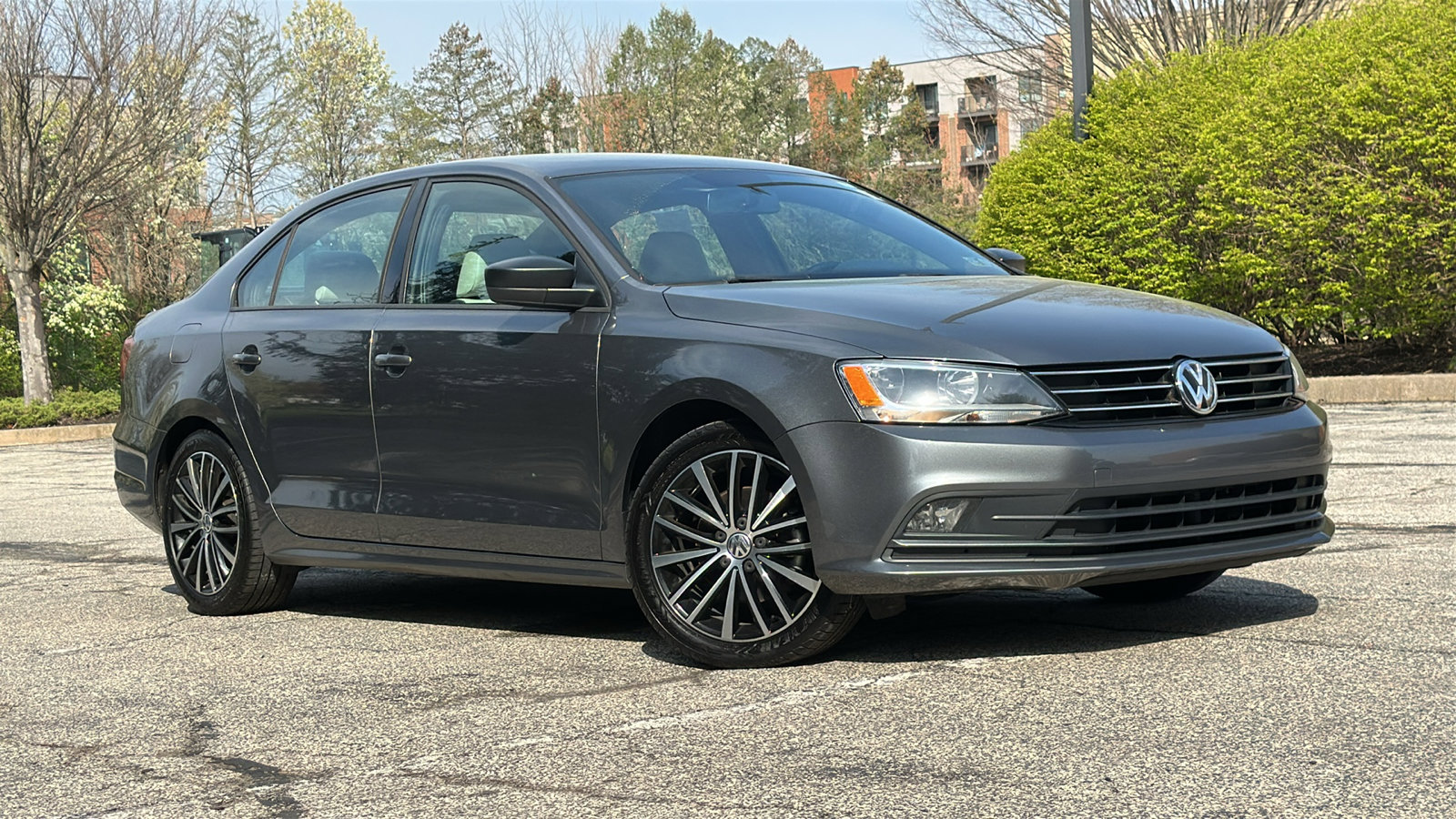 Used 2016 Volkswagen Jetta Sport image 1