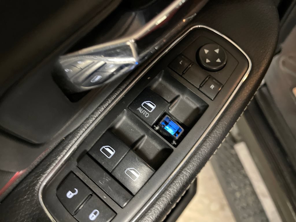Used 2017 RAM 1500 Rebel w/ Luxury Group AWD/4WD image 16