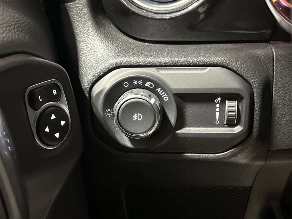 Used 2023 Jeep Wrangler Altitude image 19