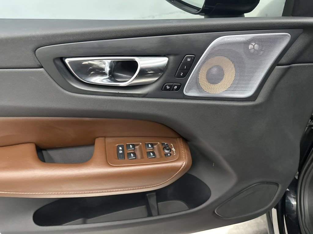 Used 2018 Volvo XC60 T6 Inscription w/ Luxury Seat Package image 10