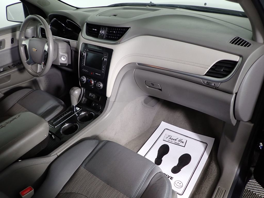 Used 2015 Chevrolet Traverse LT image 32