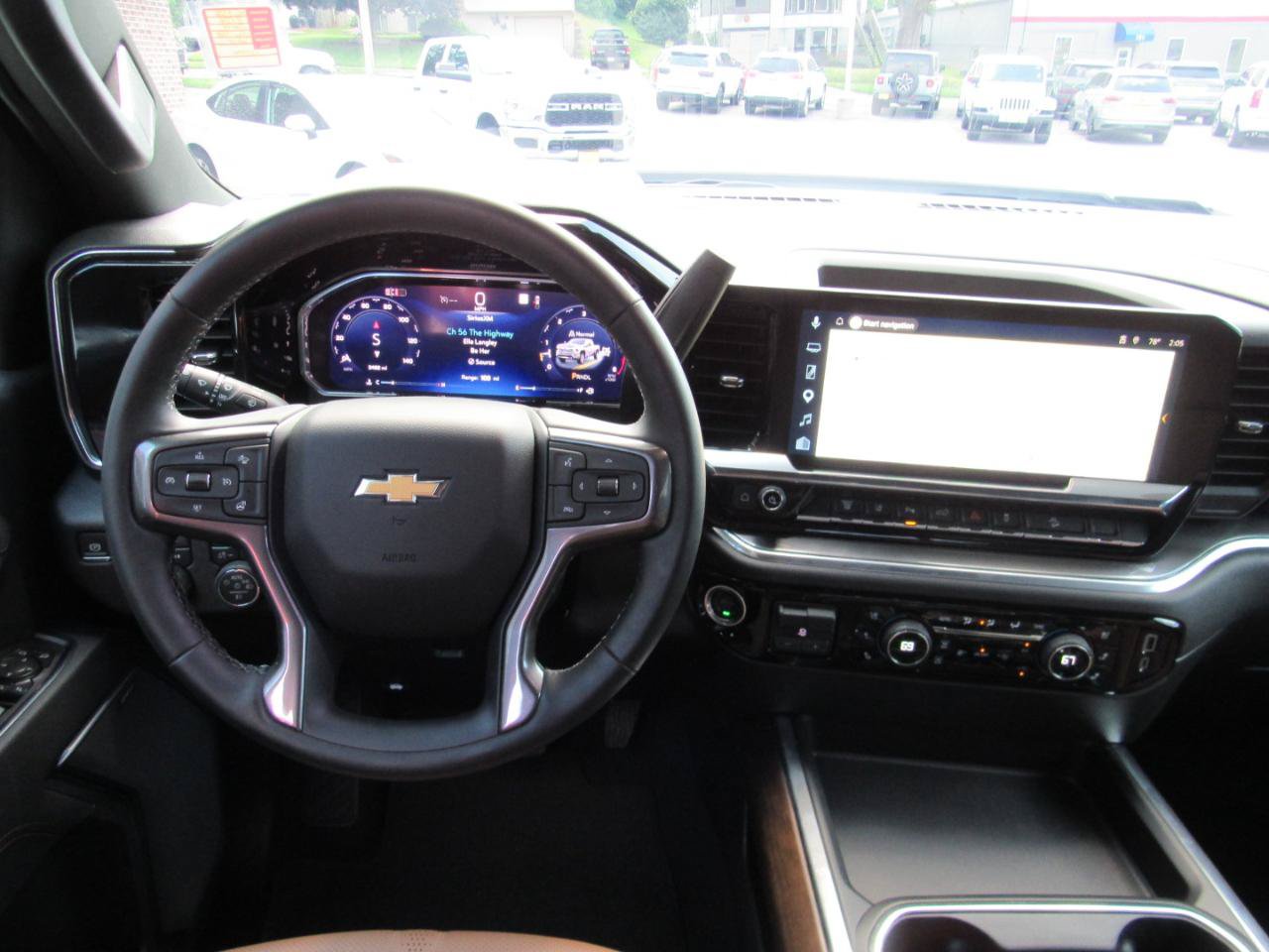 Used 2026 Chevrolet Silverado 3500 High Country w/ Technology Package AWD/4WD image 5