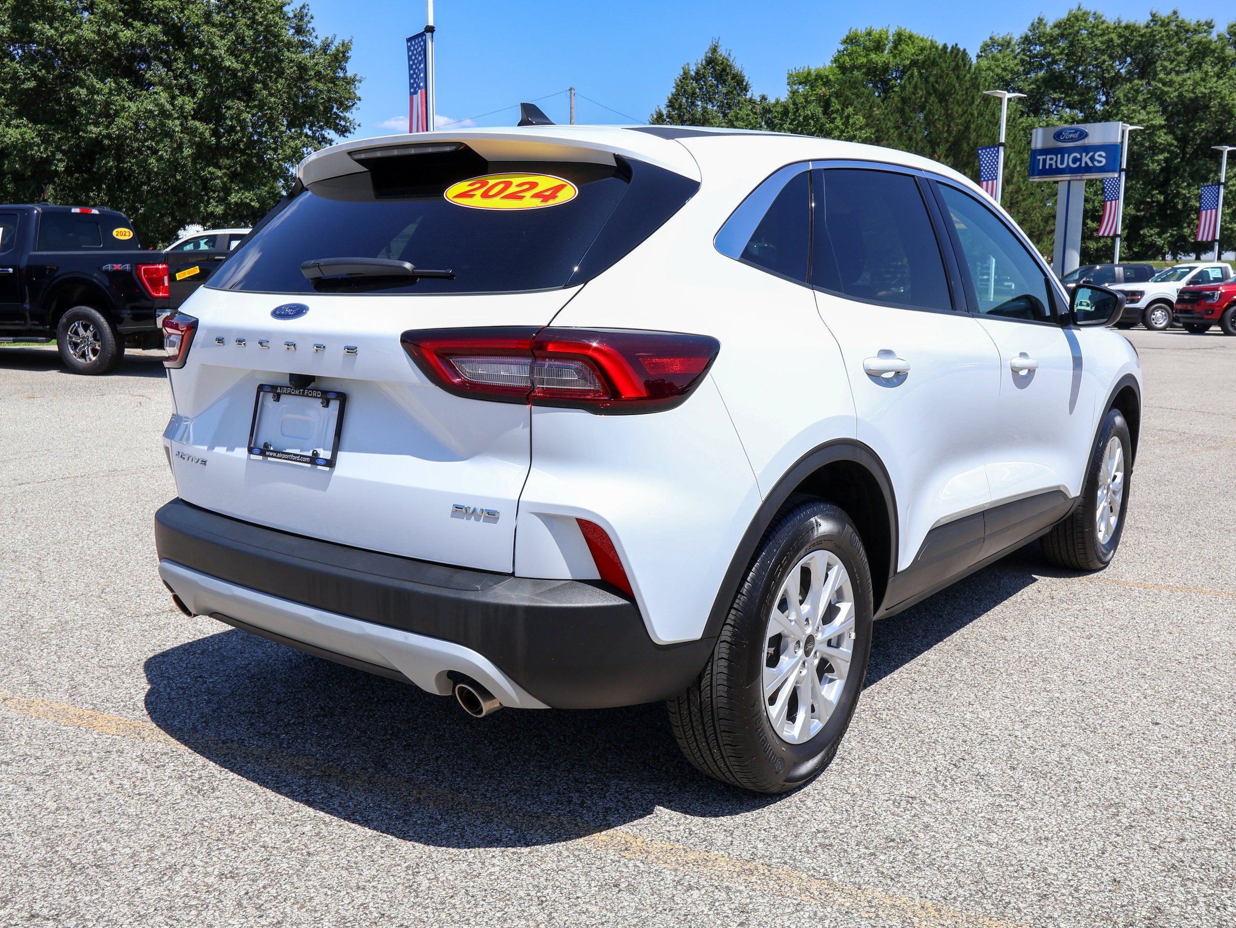 Used 2024 Ford Escape Active AWD/4WD image 5
