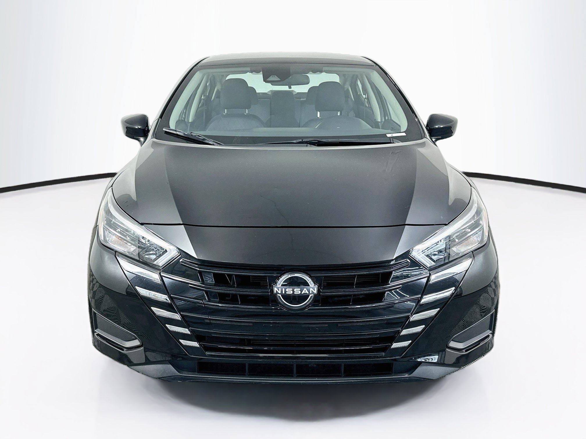 Used 2025 Nissan Versa SV FWD image 2
