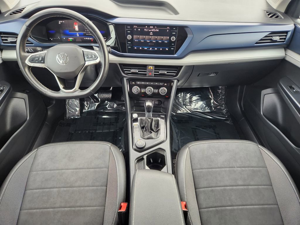 Certified 2024 Volkswagen Taos SE image 10