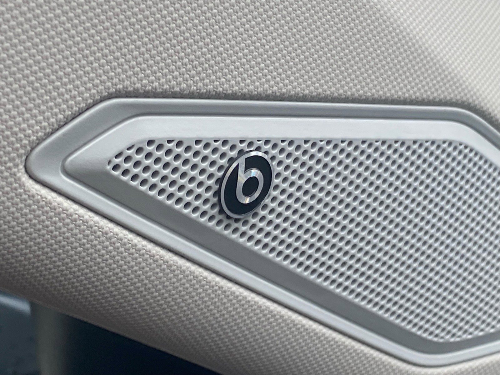Certified 2022 Volkswagen Jetta SEL FWD image 21
