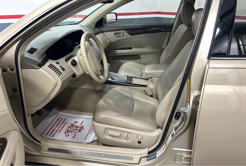 Used 2010 Toyota Avalon FWD image 7