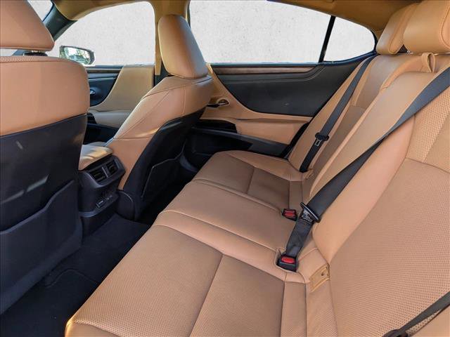 Used 2022 Lexus ES 300h w/ Premium Package image 18