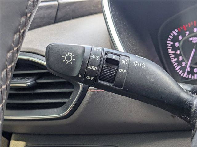 Used 2020 Hyundai Santa Fe Limited AWD/4WD image 6