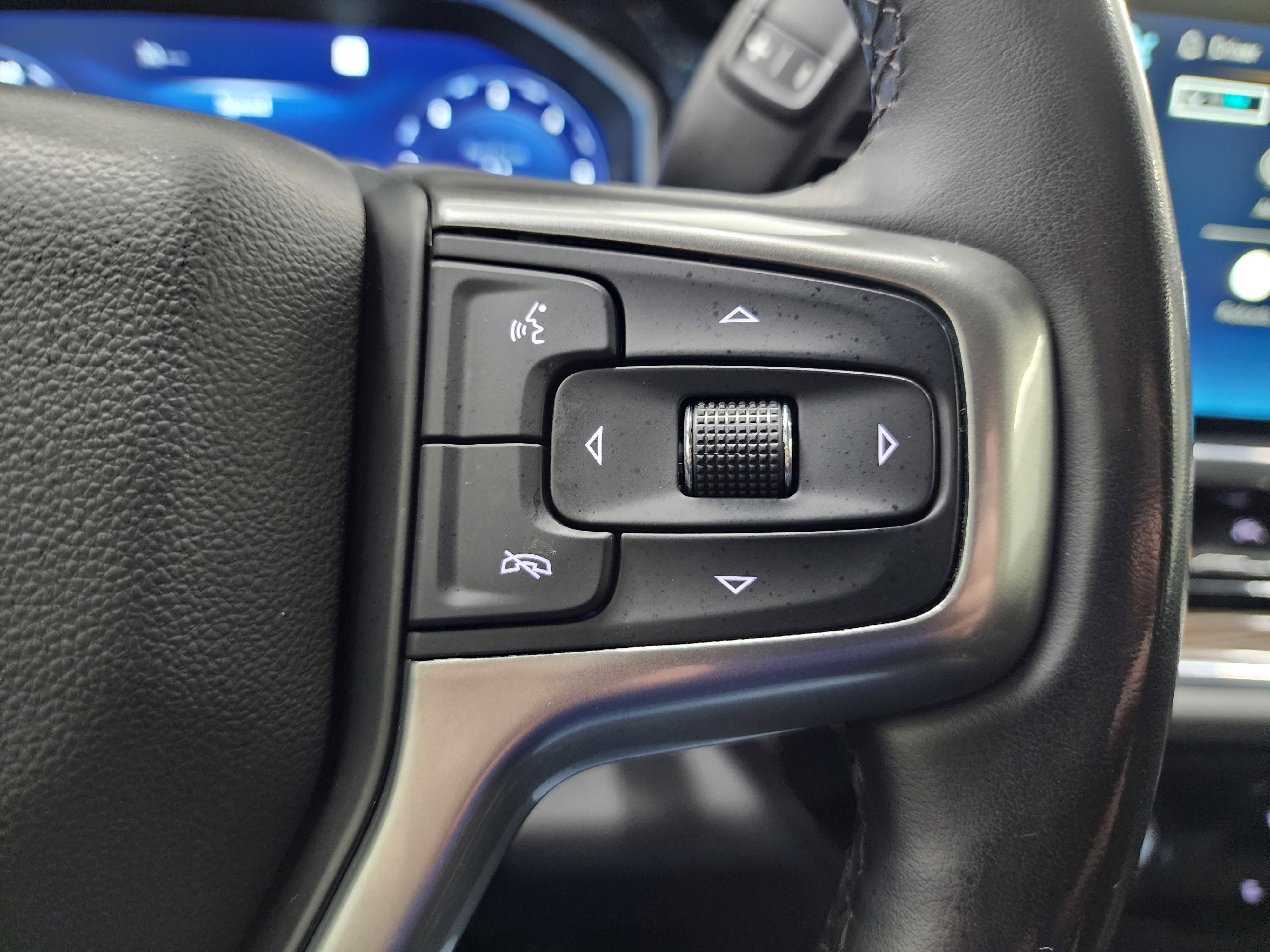 Used 2023 Chevrolet Silverado 1500 RST w/ Redline Edition AWD/4WD image 16