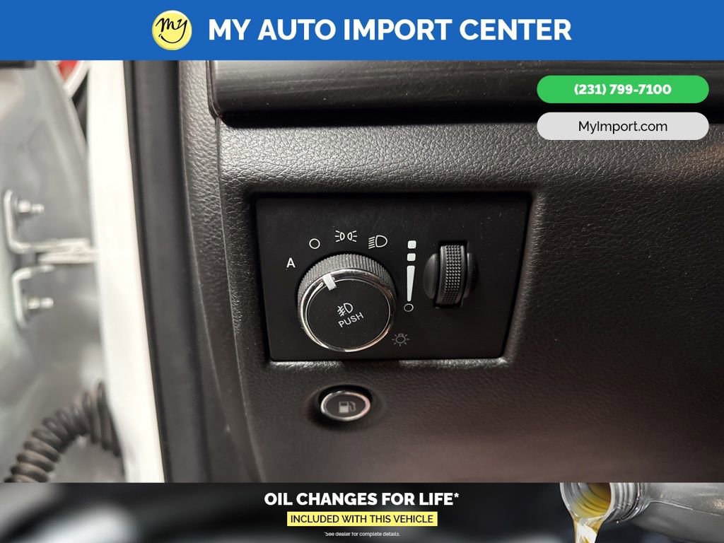 Used 2021 Jeep Grand Cherokee Laredo image 13