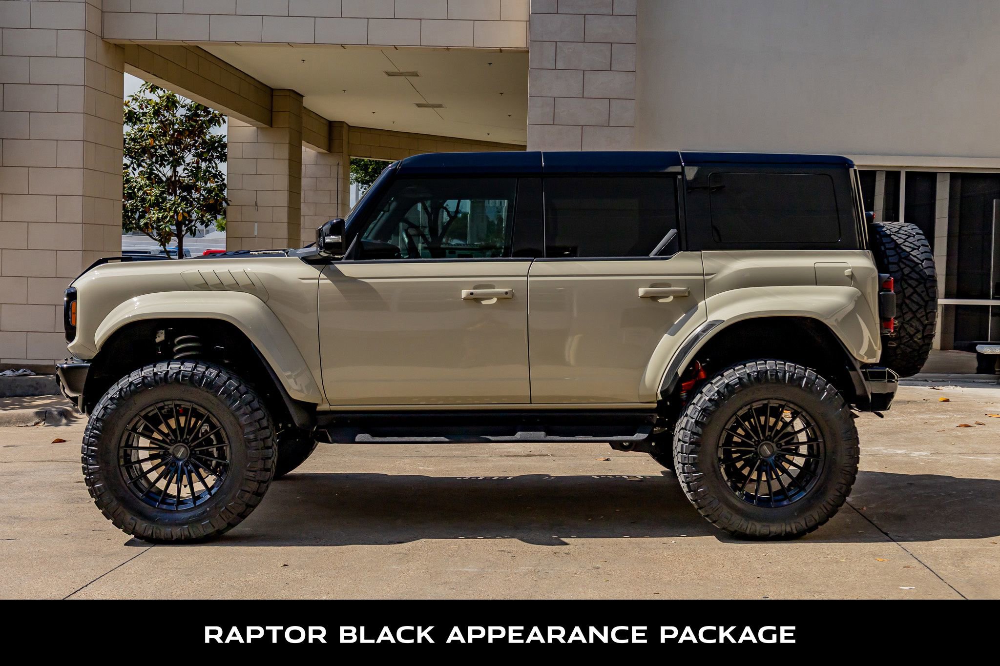 Used 2025 Ford Bronco Raptor AWD/4WD image 6