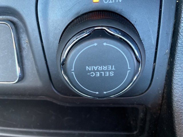 Used 2022 Jeep Cherokee Limited image 50