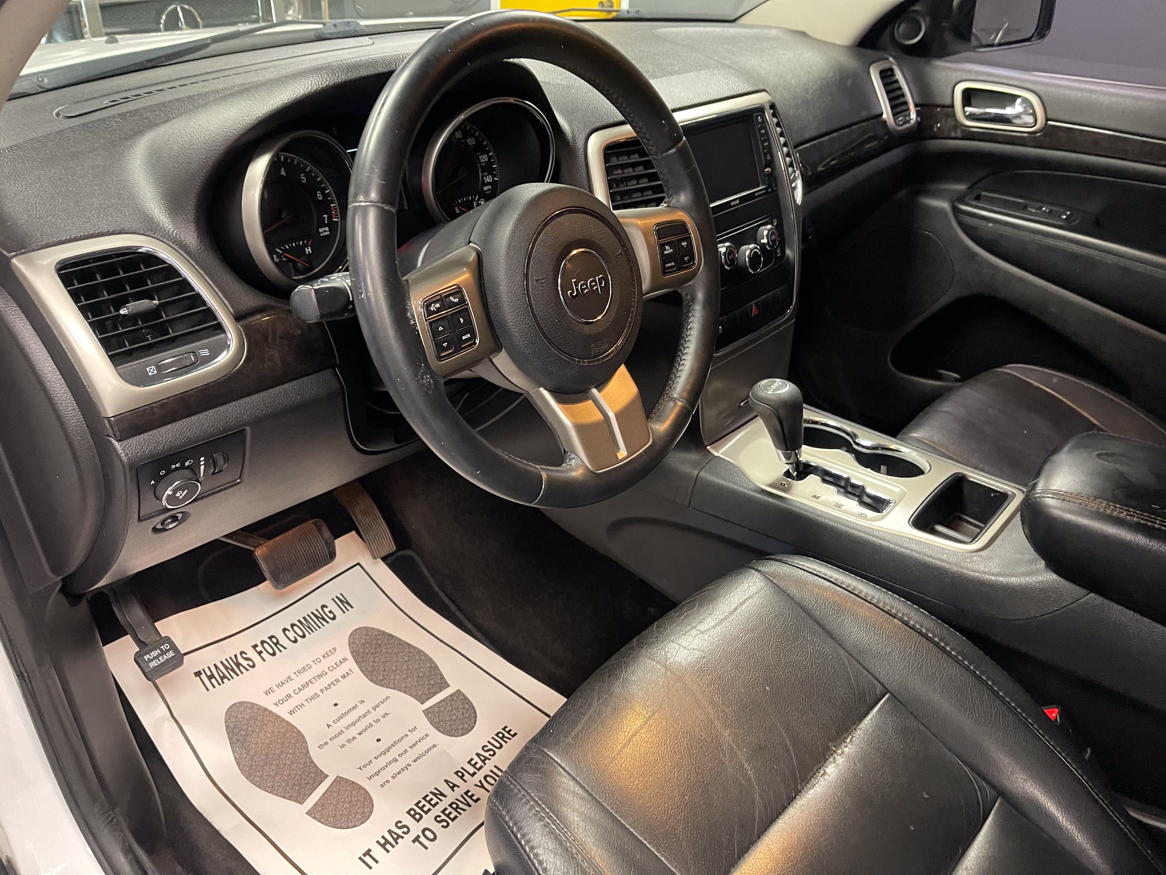 Used 2013 Jeep Grand Cherokee Laredo RWD image 11