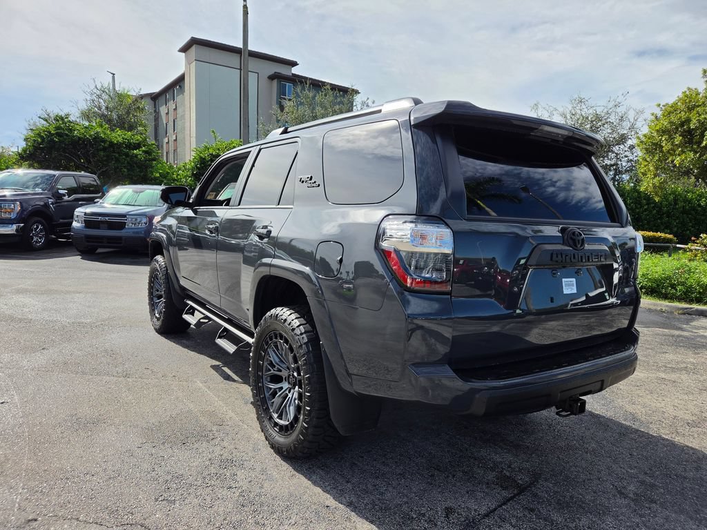 Used 2024 Toyota 4Runner TRD Off-Road AWD/4WD image 12