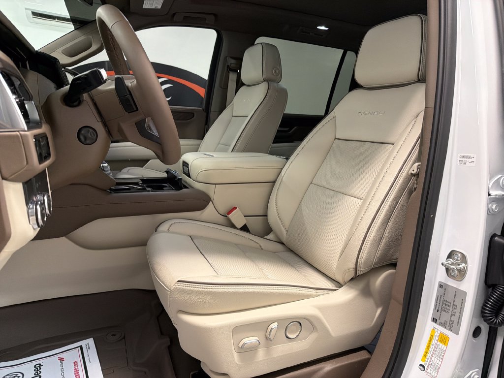 Used 2026 GMC Yukon XL Denali RWD image 15