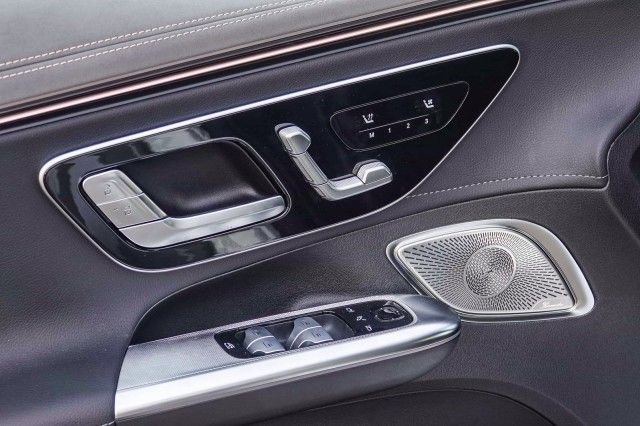 New 2024 Mercedes-Benz EQE 500 4MATIC Sedan image 20