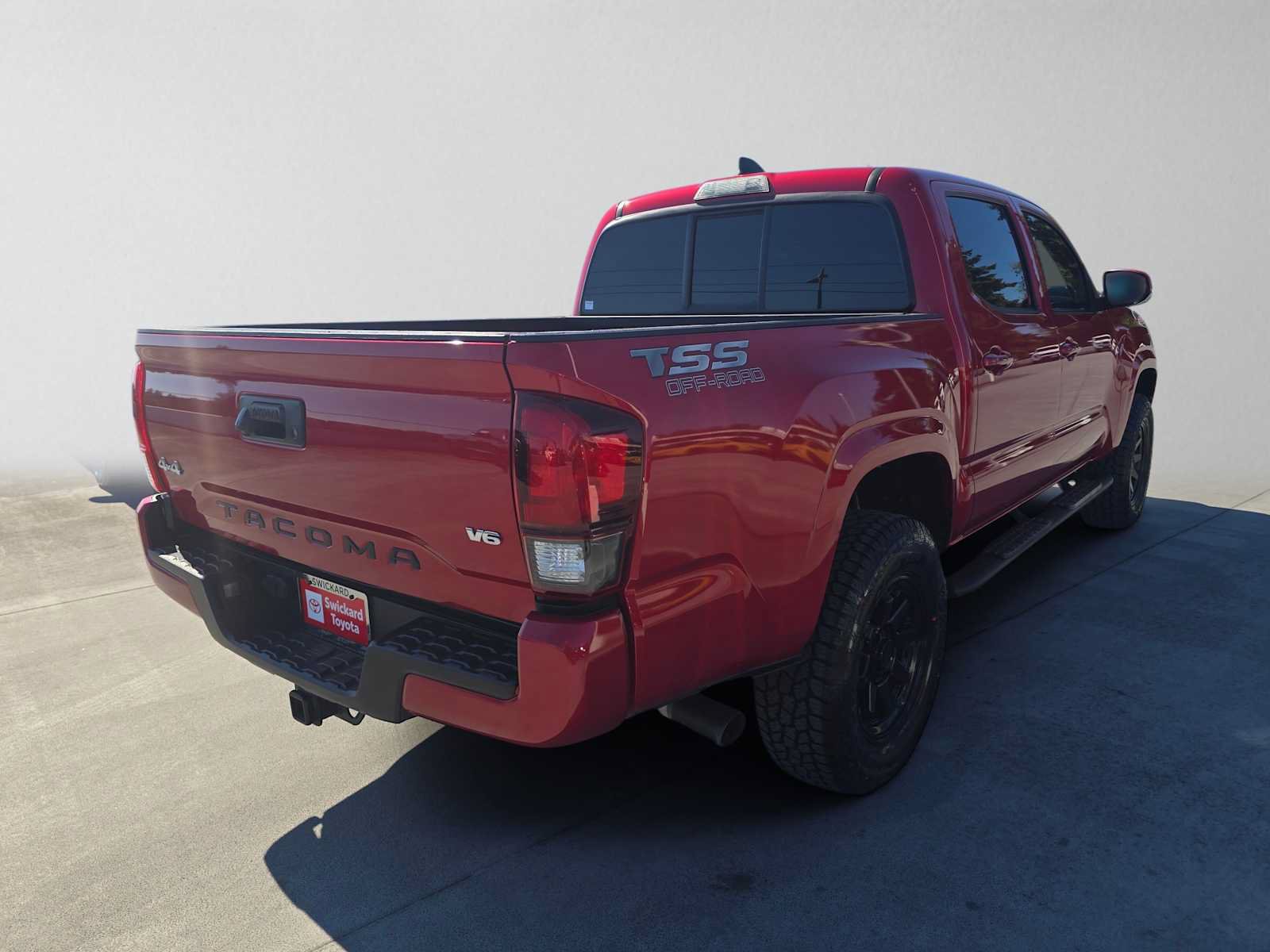 Certified 2023 Toyota Tacoma SR AWD/4WD image 3