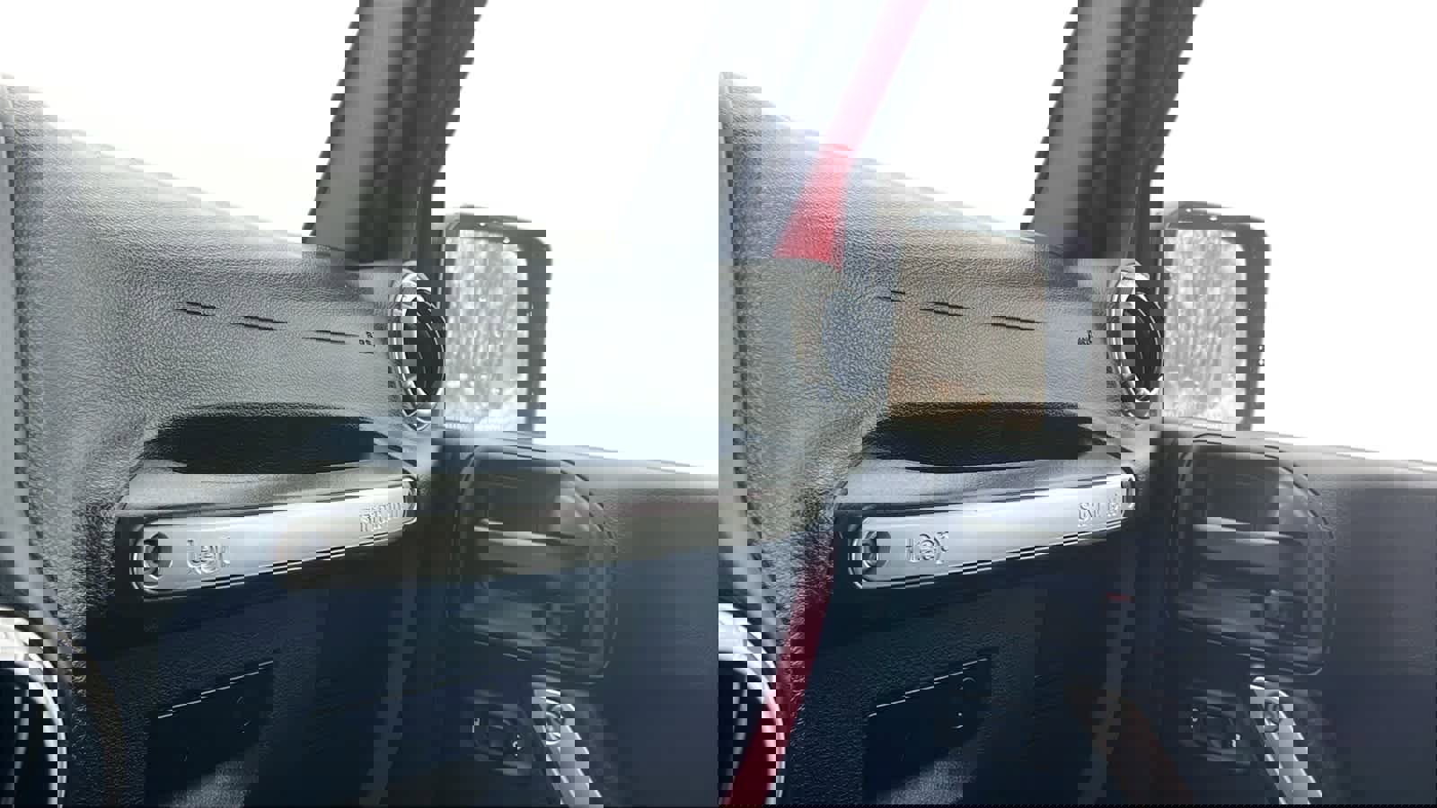 Used 2015 Jeep Wrangler Freedom Edition image 18