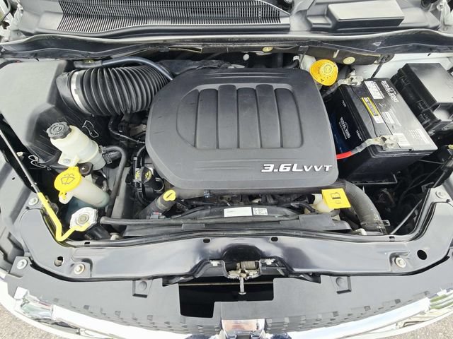 Used 2018 Dodge Grand Caravan SXT FWD image 16