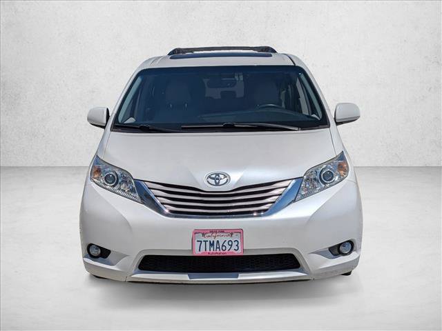 Used 2016 Toyota Sienna XLE FWD image 3