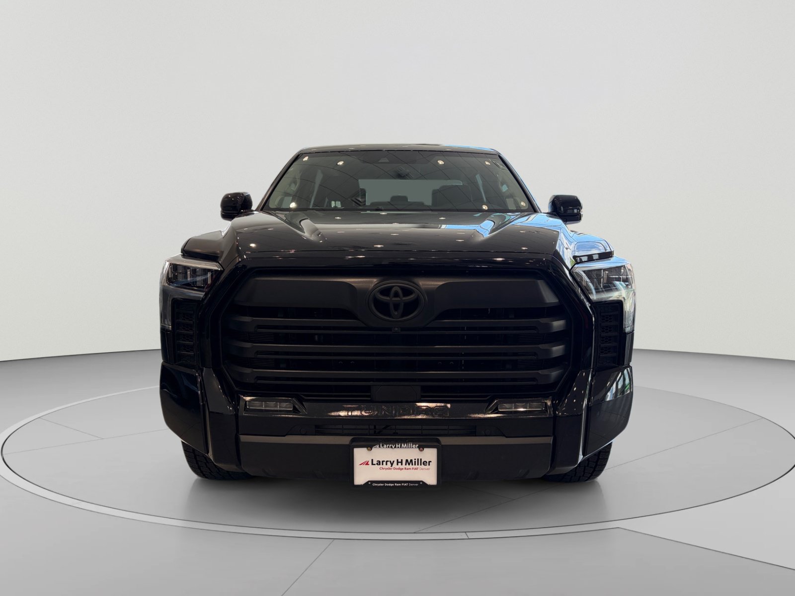 Used 2024 Toyota Tundra Limited AWD/4WD image 8