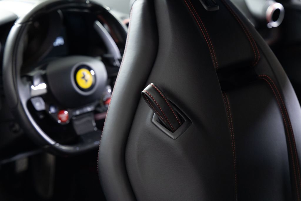 Used 2021 Ferrari F8 Tributo image 40