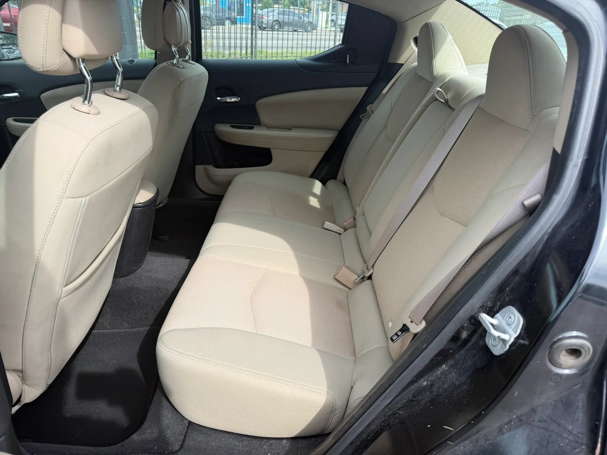 Used 2014 Dodge Avenger SE FWD image 9