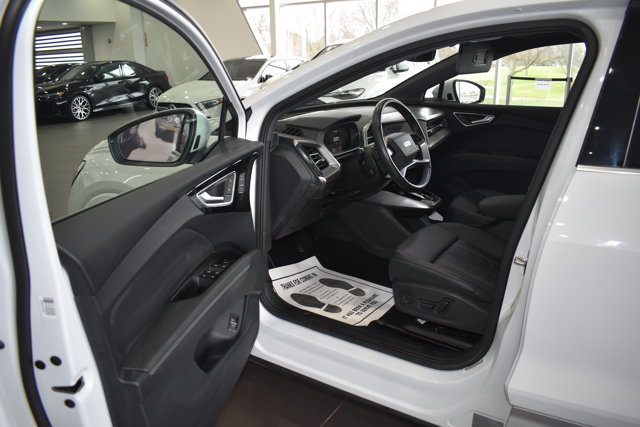 Used 2023 Audi Q4 e-tron Prestige image 13