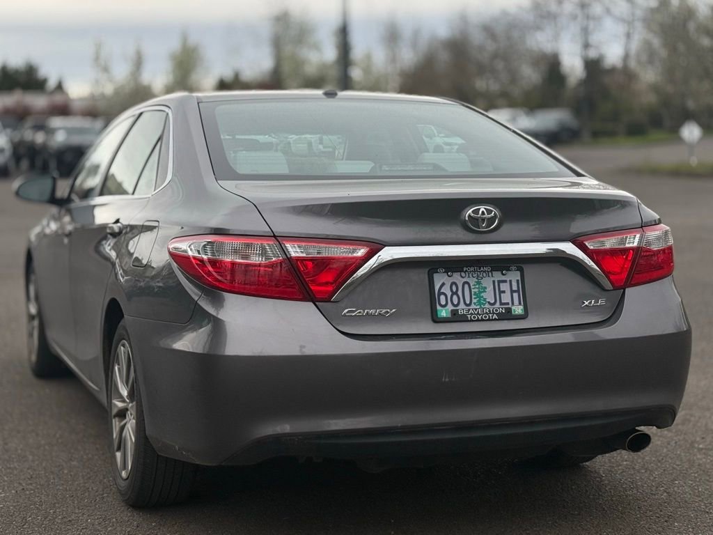 Used 2016 Toyota Camry XLE image 3