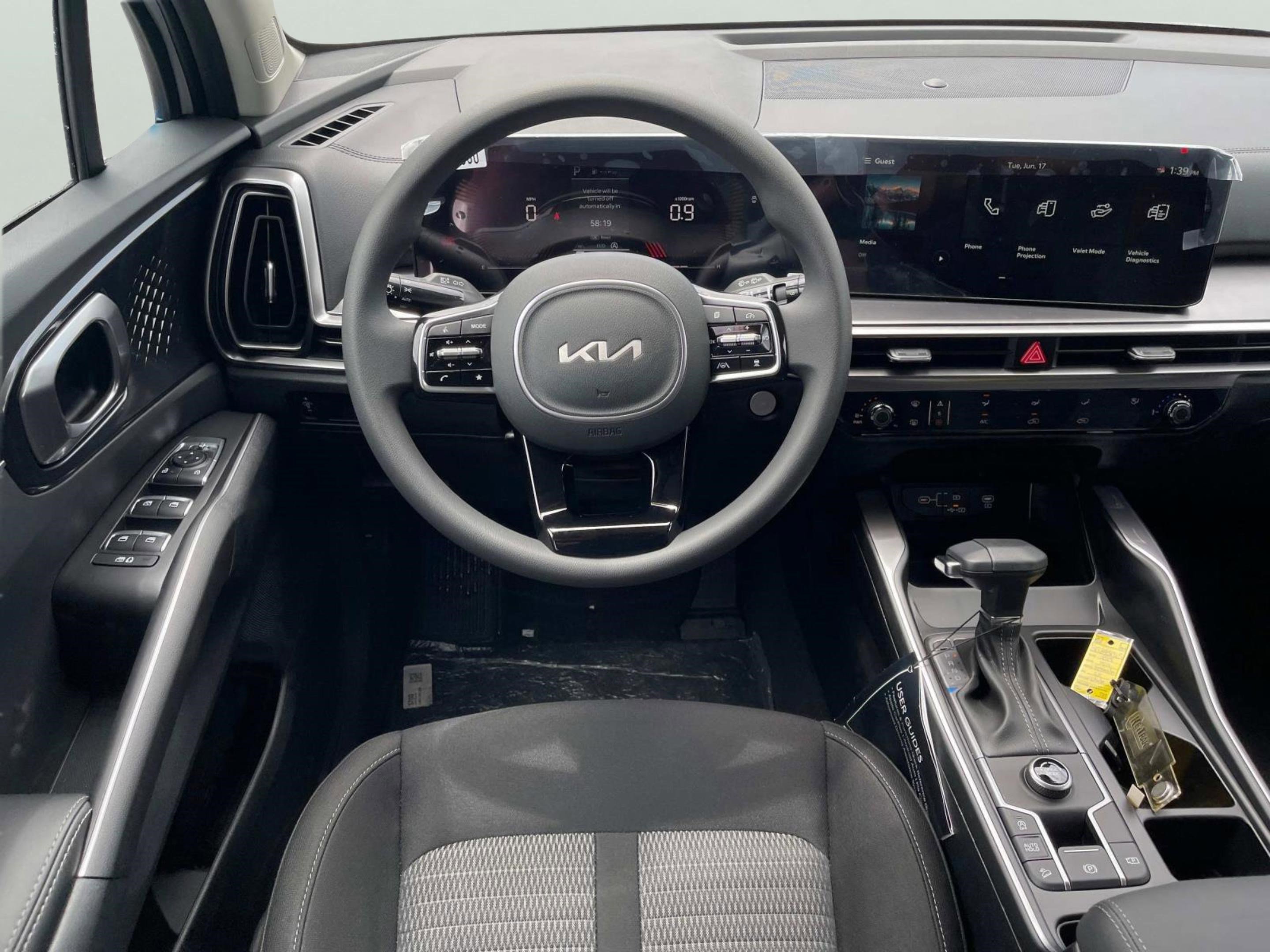 New 2025 Kia Sorento LX image 13