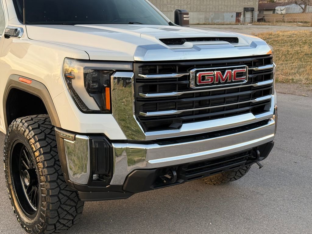 Used 2024 GMC Sierra 3500 SLE w/ SLE Convenience Package AWD/4WD image 3