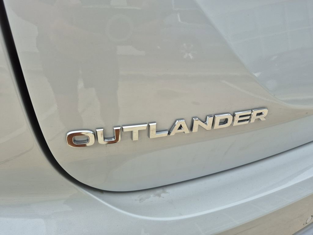 New 2026 Mitsubishi Outlander SE image 93