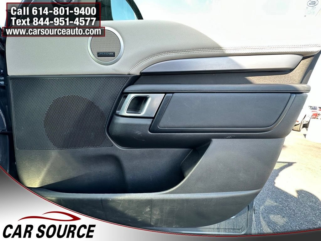 Used 2025 Land Rover Discovery Dynamic SE AWD/4WD image 26