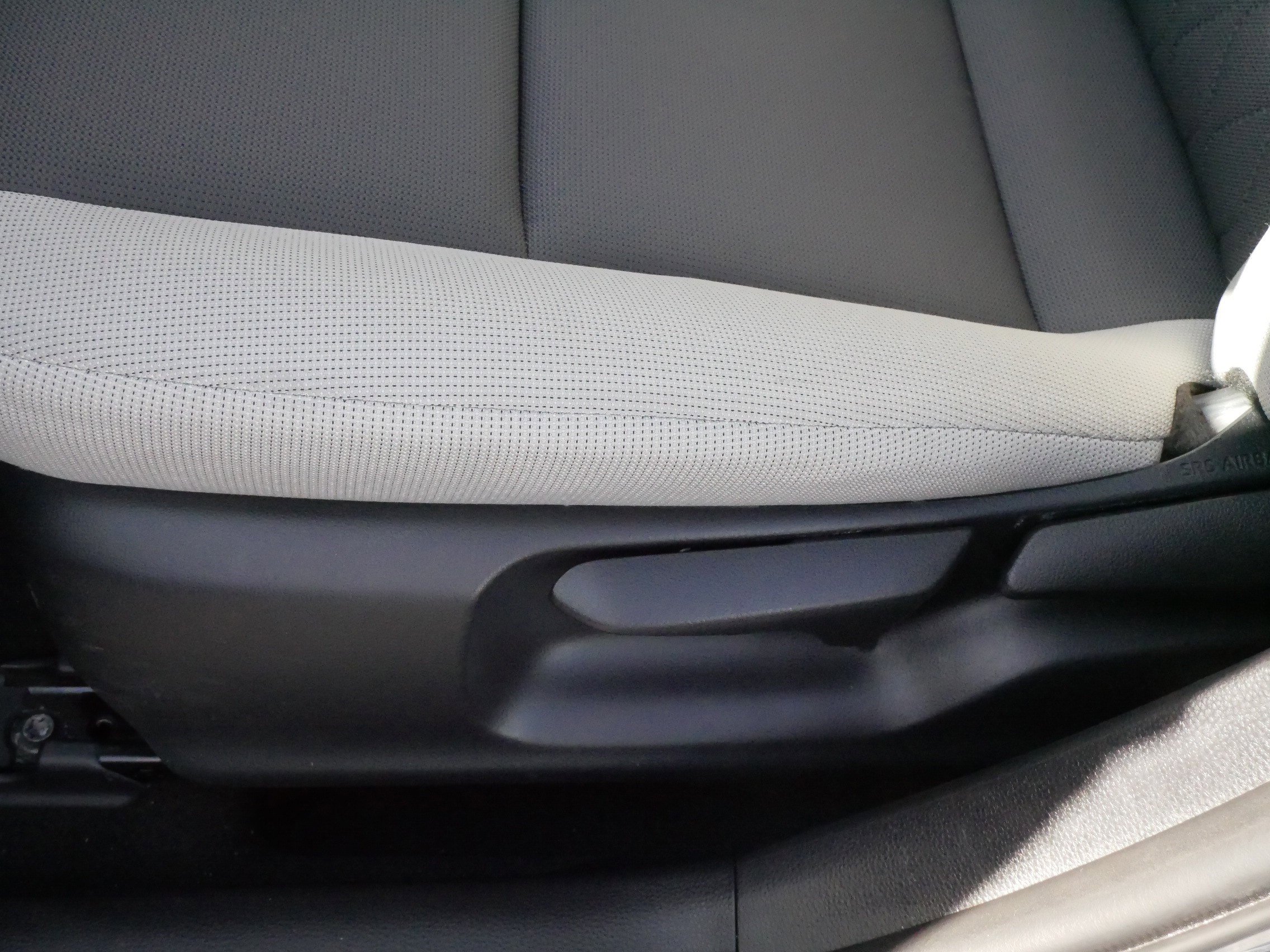 Used 2025 Toyota Corolla LE FWD image 20