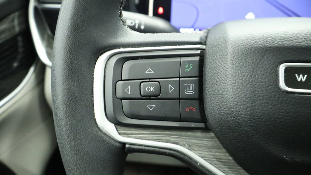 Used 2022 Jeep Wagoneer Series III w/ Premium Group I image 38