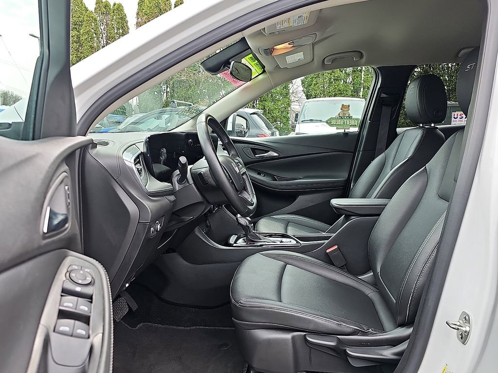 Used 2024 Buick Encore GX Sport Touring image 14