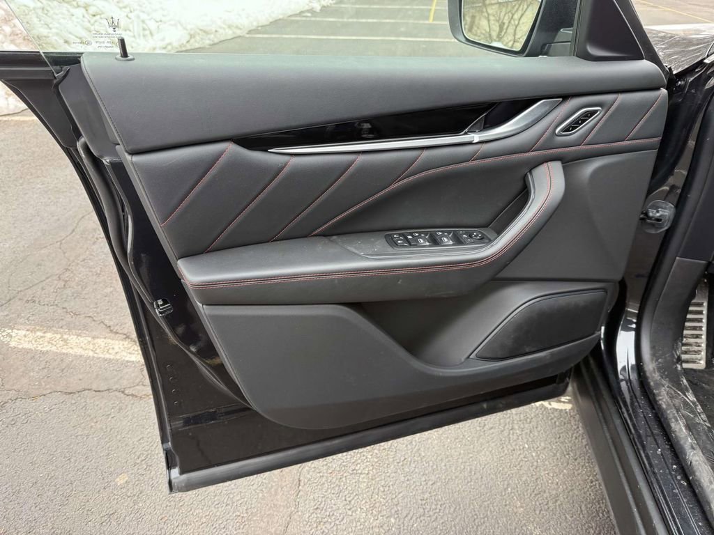 Used 2022 Maserati Levante Modena image 12