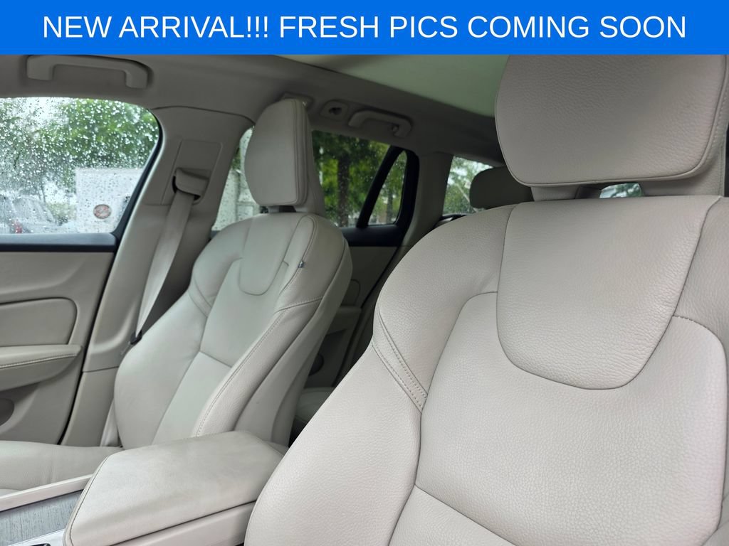 Used 2025 Volvo V60 B5 Cross Country Plus AWD/4WD image 9