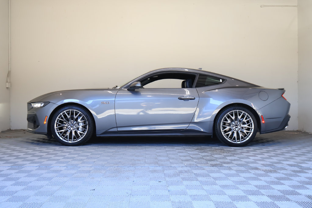 Used 2024 Ford Mustang GT Premium RWD image 7