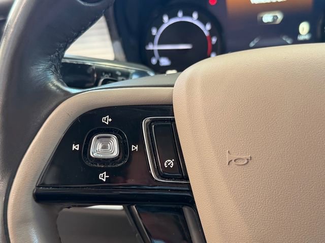 Used 2022 Lincoln Corsair FWD w/ Premium Package image 19