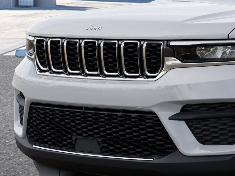 New 2025 Jeep Grand Cherokee Laredo X w/ Trailer Tow Package image 11