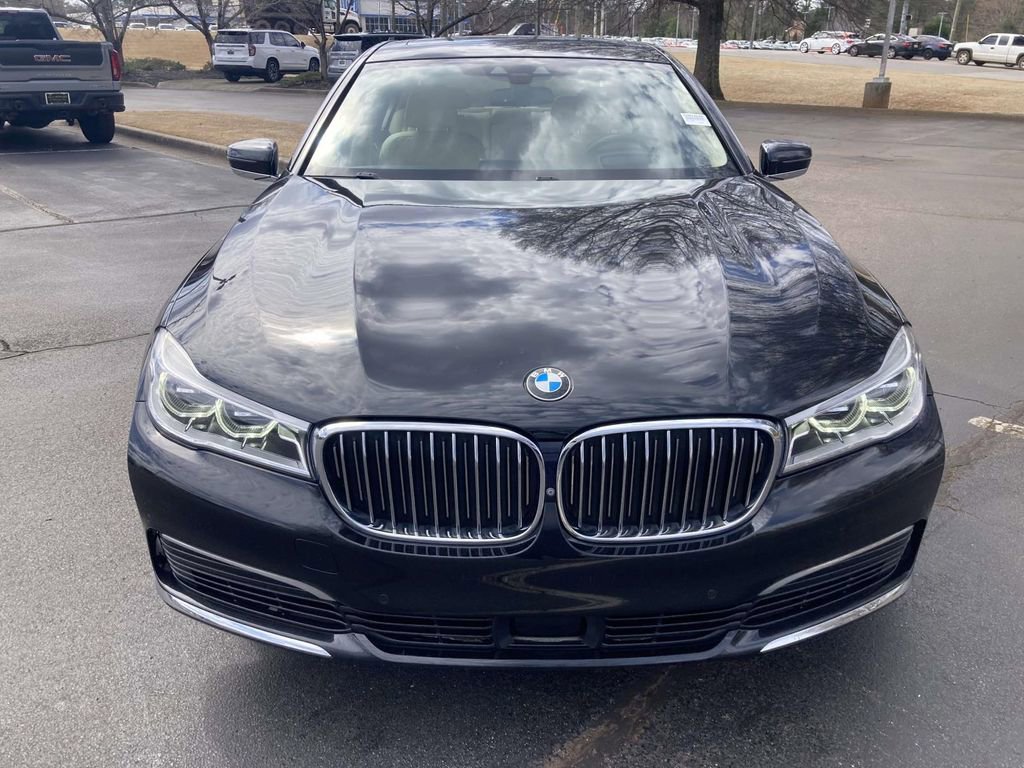 Used 2019 BMW 750i image 6