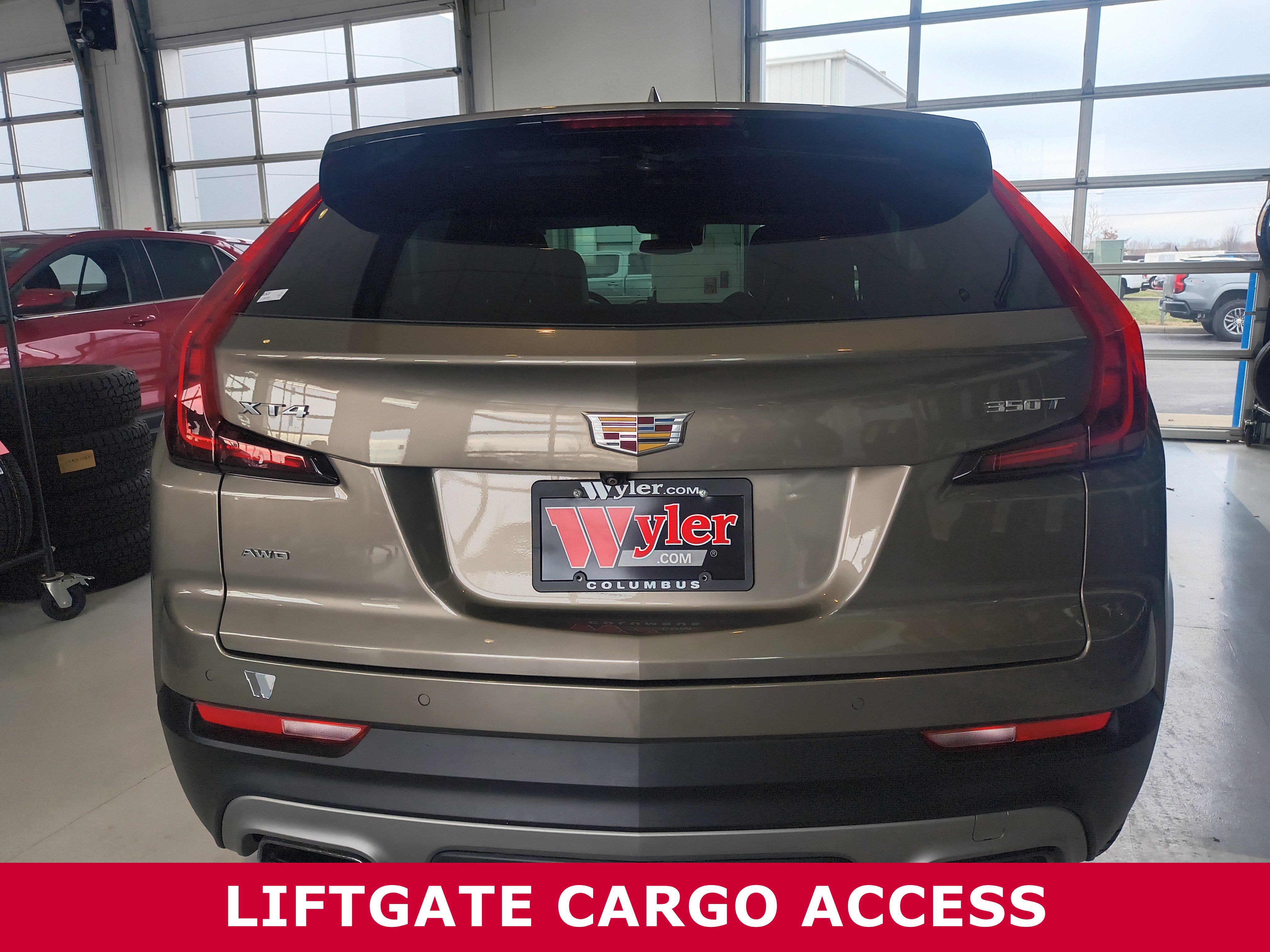 Used 2020 Cadillac XT4 Premium Luxury w/ Technology Package image 7