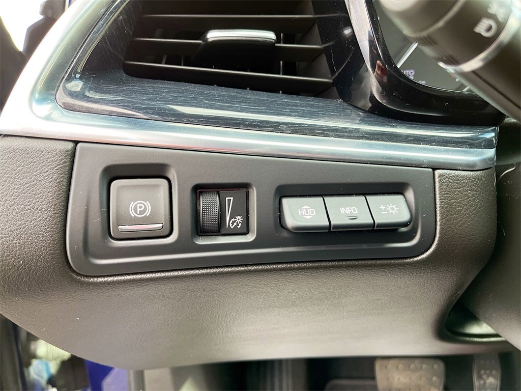 Used 2024 Cadillac XT5 Premium Luxury w/ Technology Package image 10